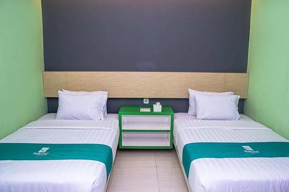 Oyo 277 Rukotel Near Rsu Adi Husada Undaan Kota Surabaya Buitenkant foto