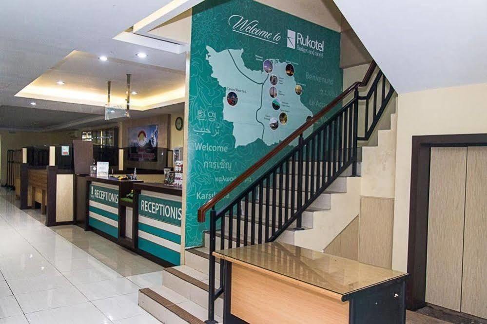 Oyo 277 Rukotel Near Rsu Adi Husada Undaan Kota Surabaya Buitenkant foto