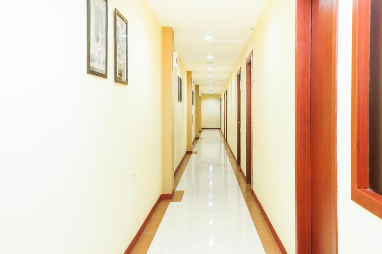 Oyo 277 Rukotel Near Rsu Adi Husada Undaan Kota Surabaya Buitenkant foto